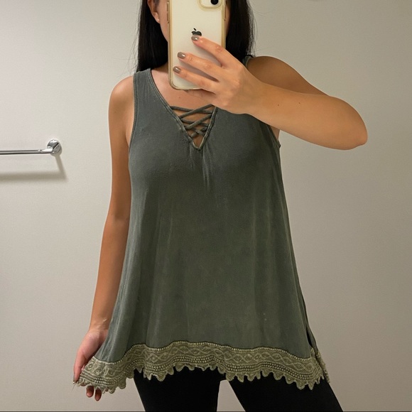 Anthro Merriam Lace-Up Tank - Picture 2 of 4